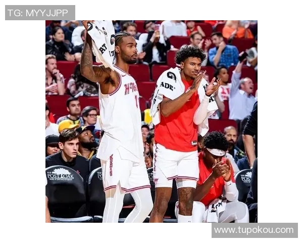 2016年火箭与鹈鹕精彩对决全场回放重温经典瞬间与激烈时刻