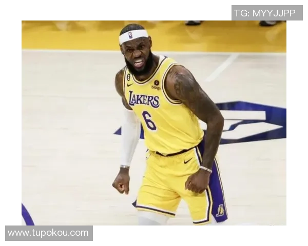 WWE精彩对决詹姆斯与杜兰的巅峰对抗赛引发热烈讨论