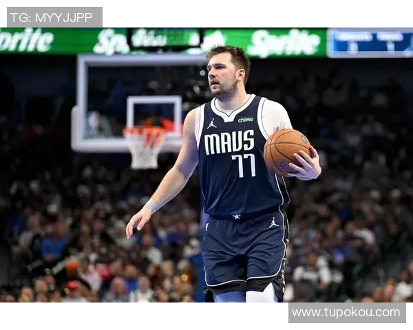 东契奇狂砍73分刷新现役最高分纪录独行侠成功终结太阳11连胜之势