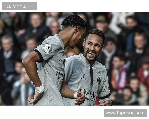 大巴黎与曼联的搞笑解说让你捧腹大笑的足球盛宴