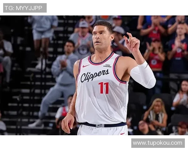 布鲁克洛佩斯：从篮下巨人到全能球员的蜕变之路