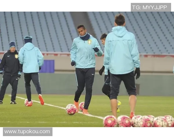 延边与苏宁首发阵容揭晓两队战术布局引人关注 延边与苏宁首发阵容揭晓两队战术布局引人关注